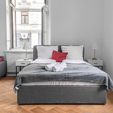 Classy 2Br Apt. W/ Exclusive Location Near Akh Vienna Exterior photo